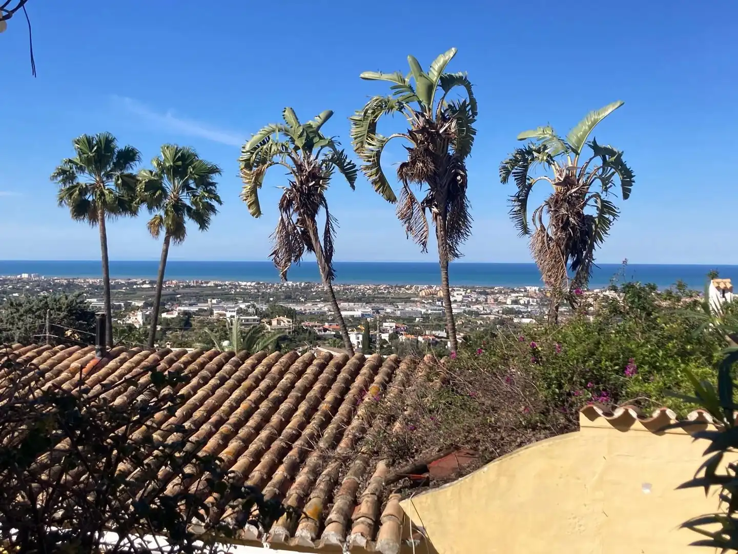 Vista exterior de Casa o xalet en venda en Dénia amb Aire condicionat, Calefacció i Jardí privat