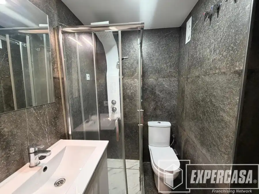 Bany de Pis en venda en Llíria amb Aire condicionat i Parquet
