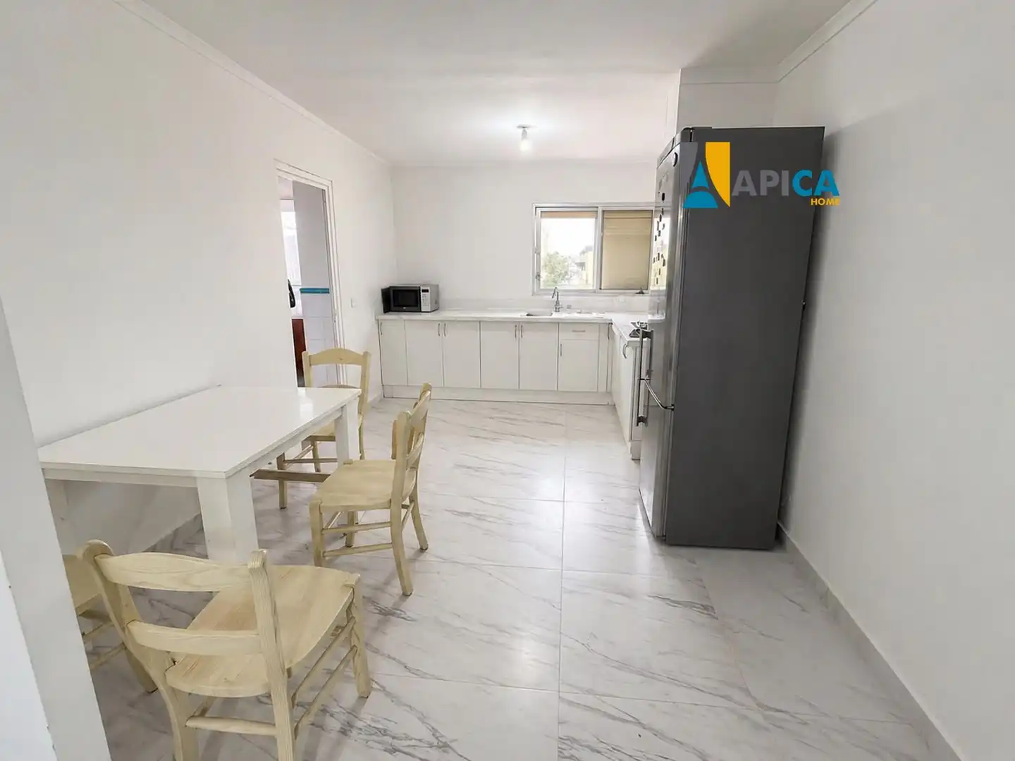 Cocina de Piso en venta en La Línea de la Concepción