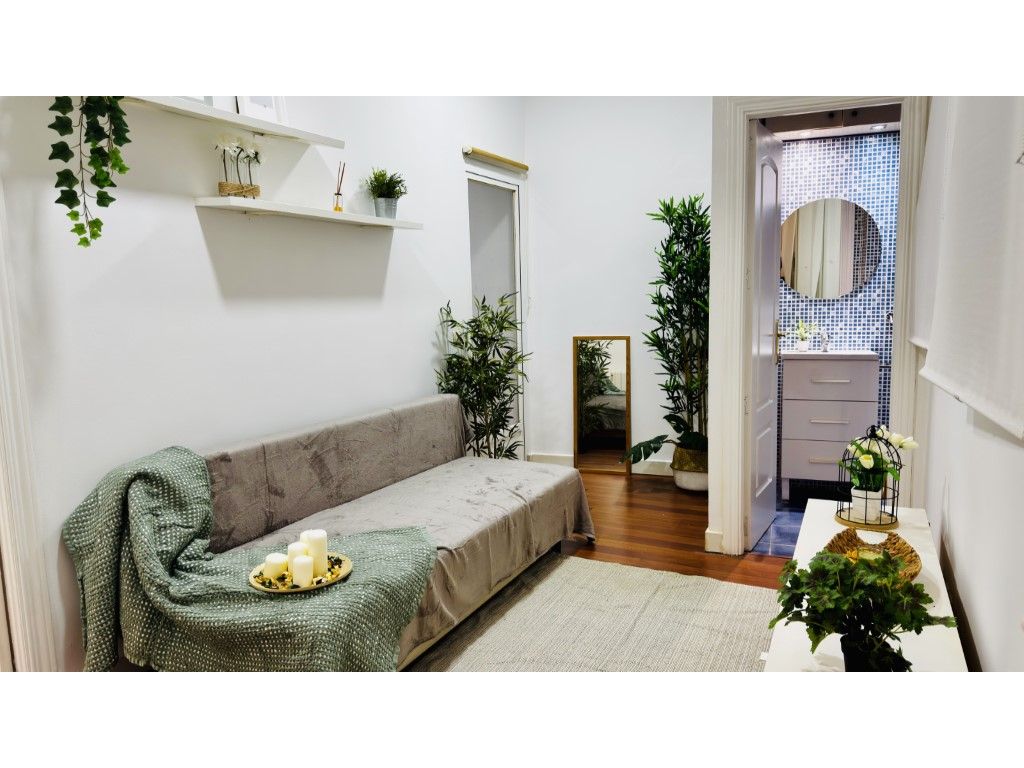 Bedroom of Apartment for sale in  Madrid Capital