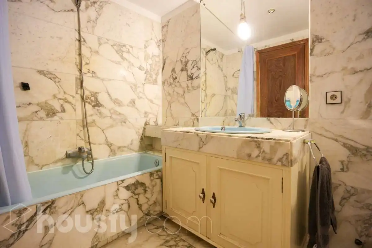 Flat for sale in Calle Santiago Rusiñol, Ciudad Universitaria