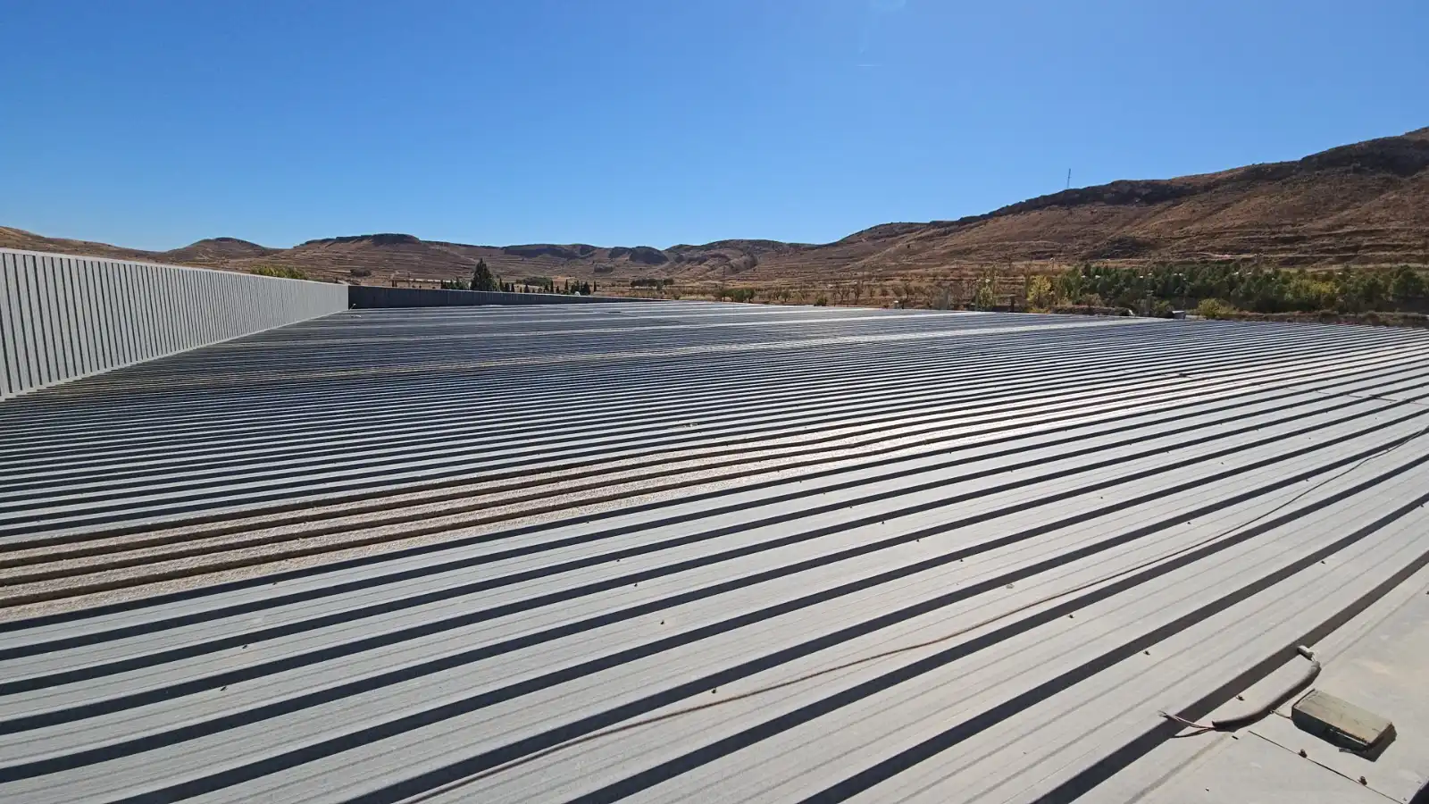 Vista exterior de Nave industrial en venta en Alhama de Aragón