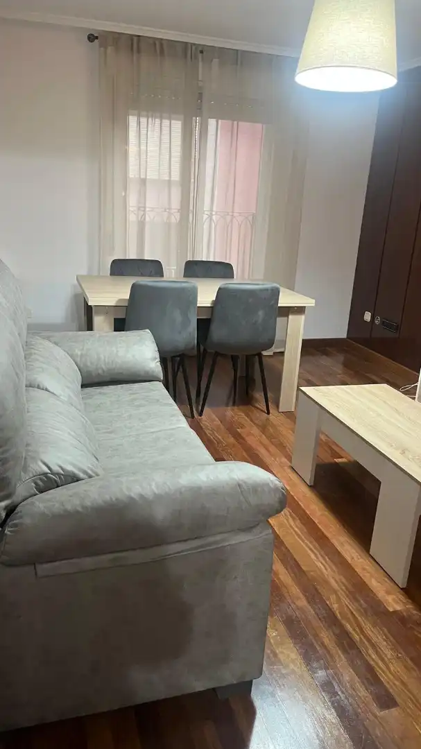 Wohnung zur Miete in Calle de Santa Cruz, 38, Santa Teresa - San Pedro Cardeña