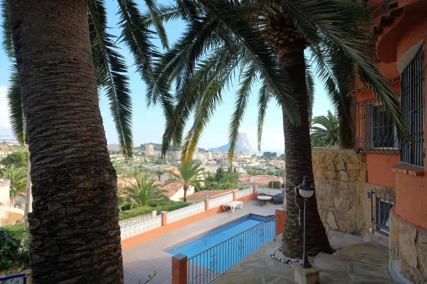 Vista exterior de Casa o xalet en venda en Calpe / Calp amb Aire condicionat, Calefacció i Jardí privat
