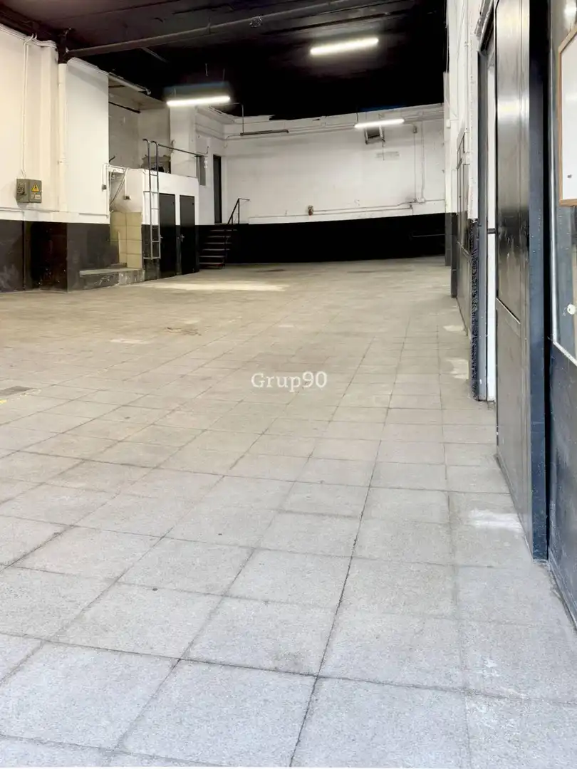 Aparcament de Local en venda en Lleida