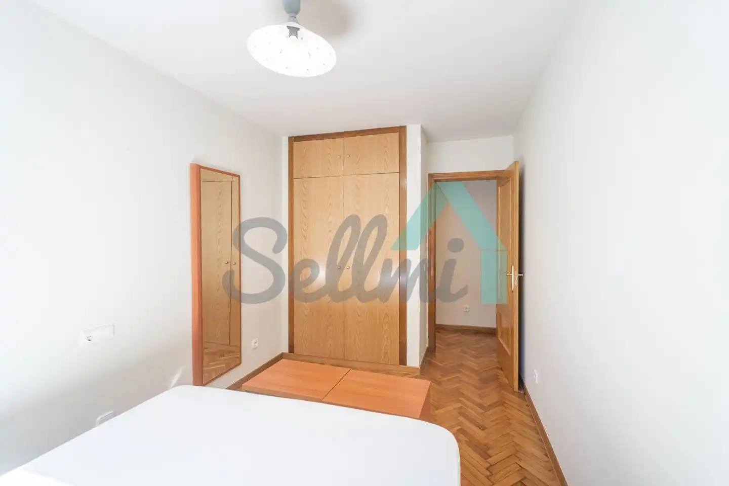 Bedroom of Flat for rent in Oviedo   with Heating, Parquet flooring and Storage room