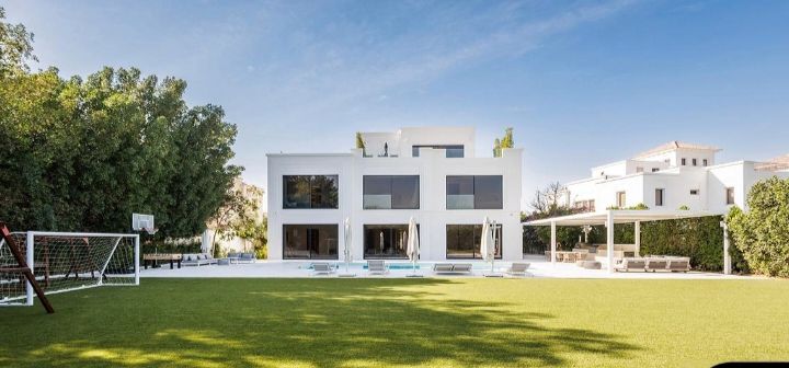 Vista exterior de Casa o xalet en venda en Alginet amb Aire condicionat, Calefacció i Jardí privat