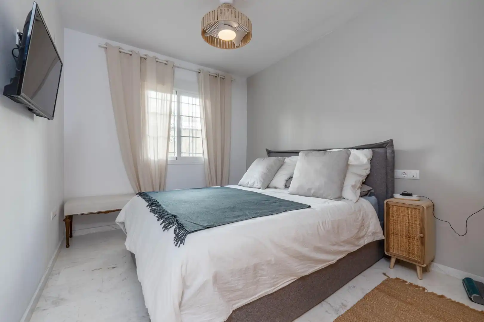Habitación de Apartamento en venta en Almuñécar con Jardín privado, Terraza y Piscina comunitaria