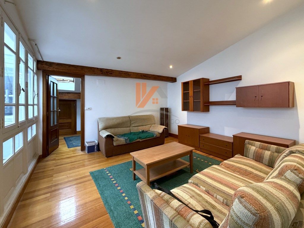 Living room of Flat for sale in Santiago de Compostela   with Oven