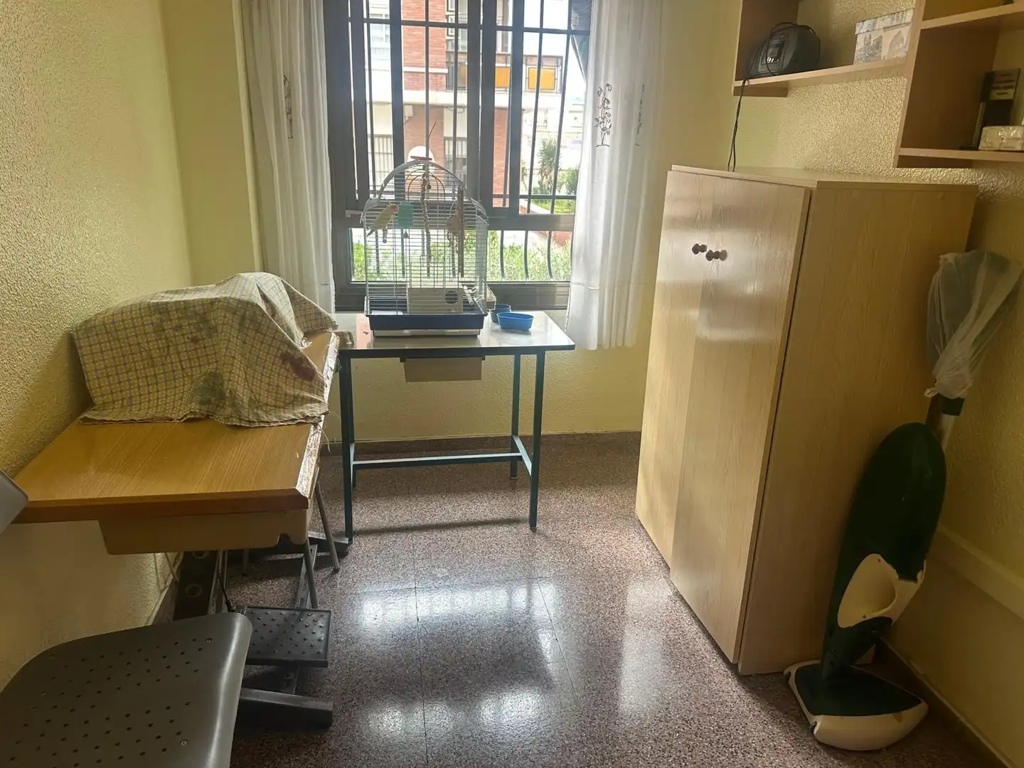 Schlafzimmer von Erdgeschoss zum Verkauf in Elda mit Klimaanlage