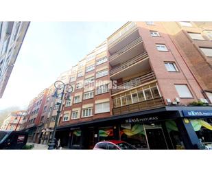 Vista exterior de Pis en venda en Avilés