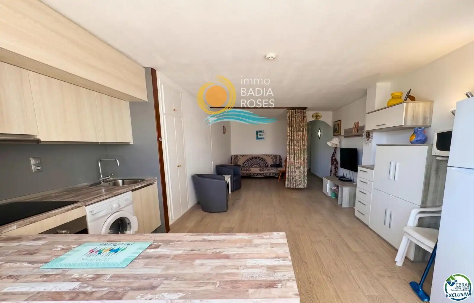Sala de estar de Piso en venta en Roses con Calefacción, Parquet y Terraza