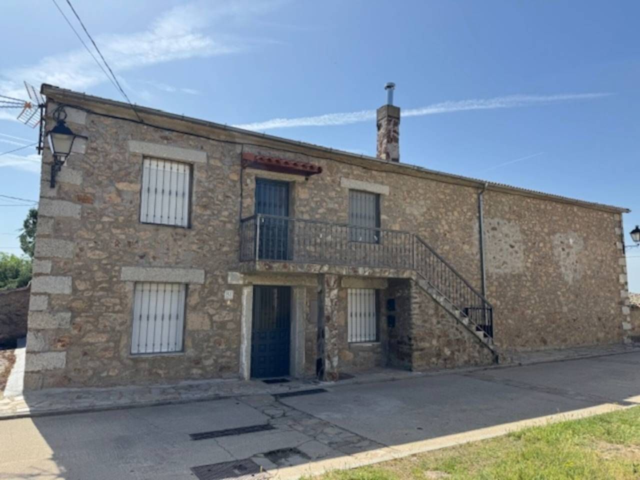 Vista exterior de Casa o xalet de lloguer en Horcajo de la Sierra amb Calefacció i Moblat