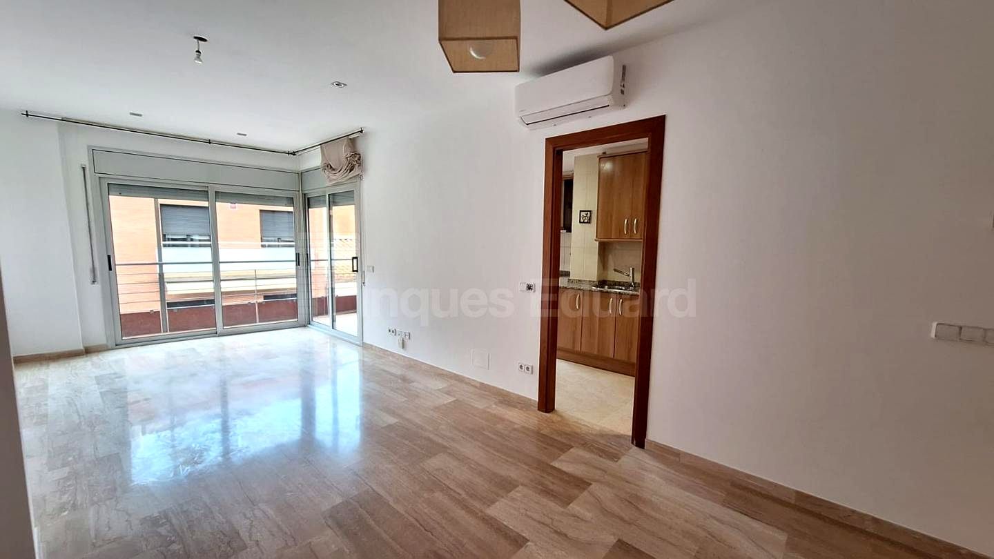 Sala d'estar de Dúplex de lloguer en Argentona amb Aire condicionat, Terrassa i Es permeten mascotes