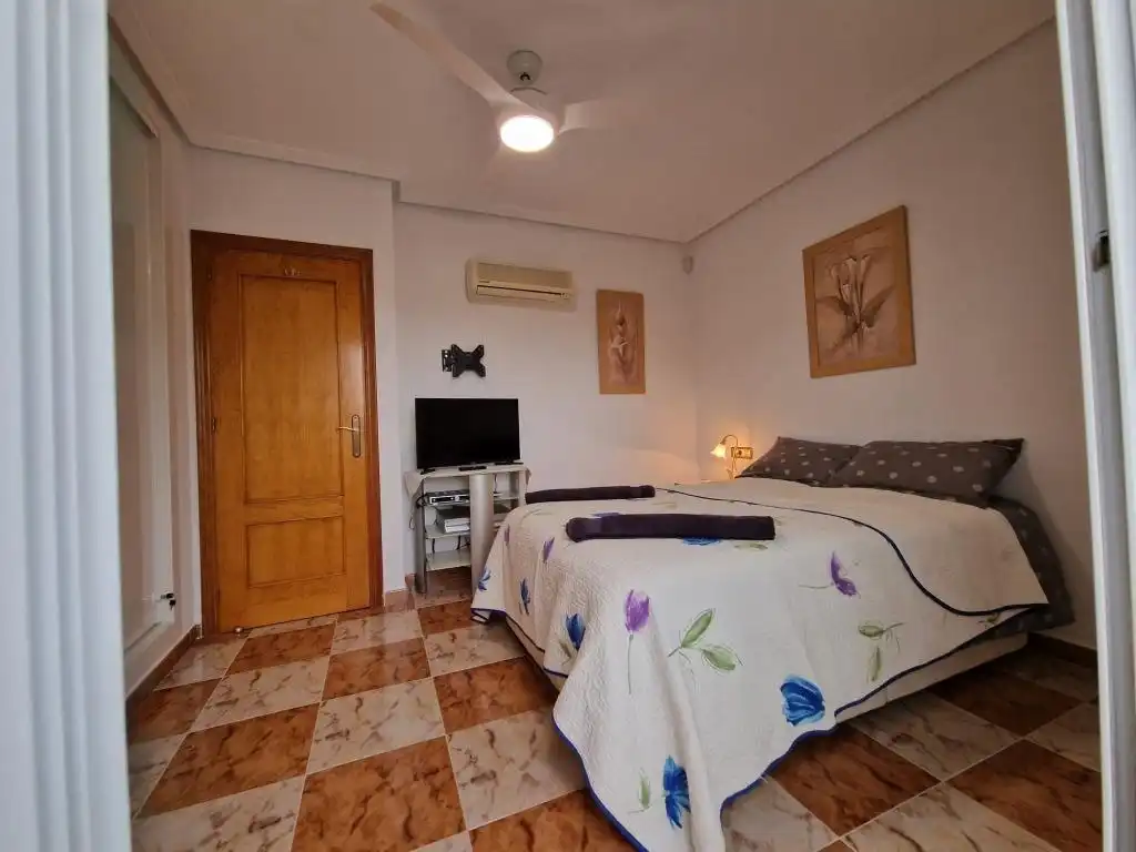 Dormitori de Casa o xalet de lloguer en Orihuela amb Aire condicionat, Moblat i Jacuzzi