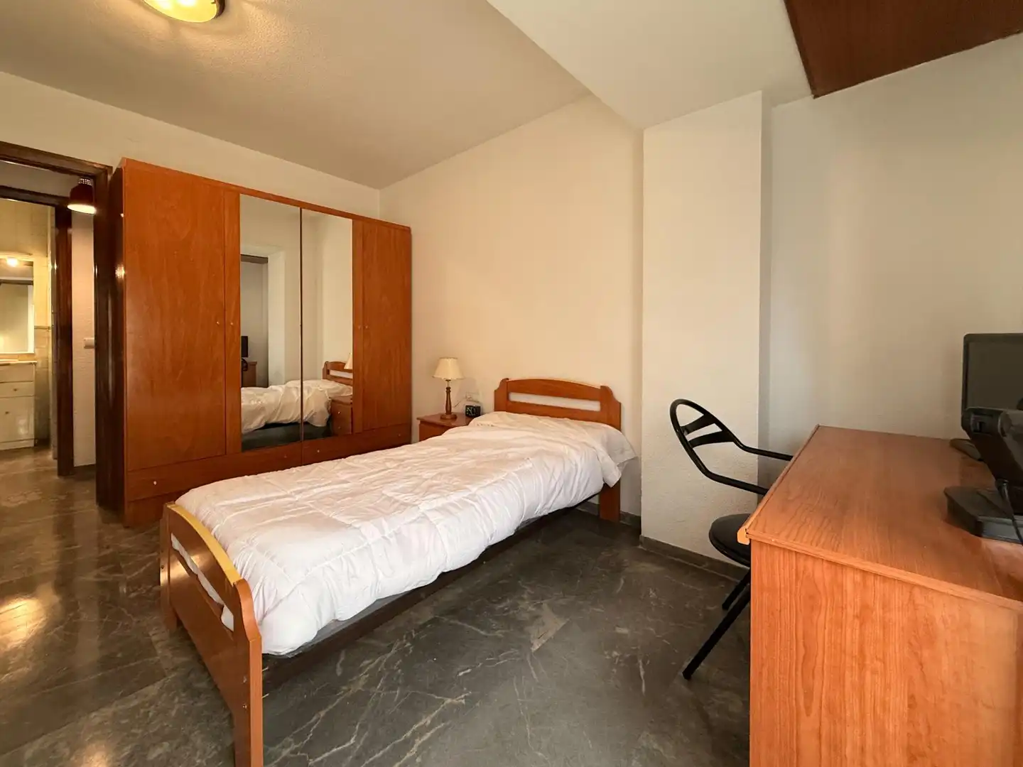 Habitación de Piso en venta en Córdoba con Alarma