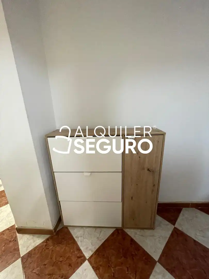 Piso con ascensor en alquiler en de Velarde, imagen 2