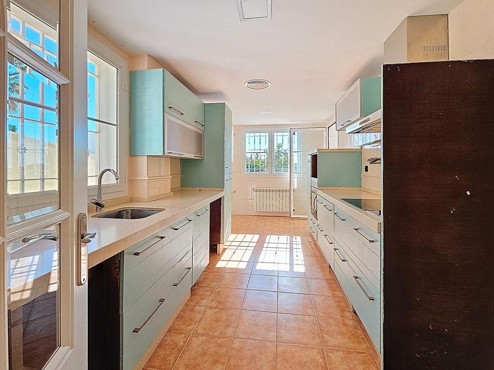 Cuina de Casa o xalet en venda en  Córdoba Capital amb Aire condicionat, Calefacció i Terrassa