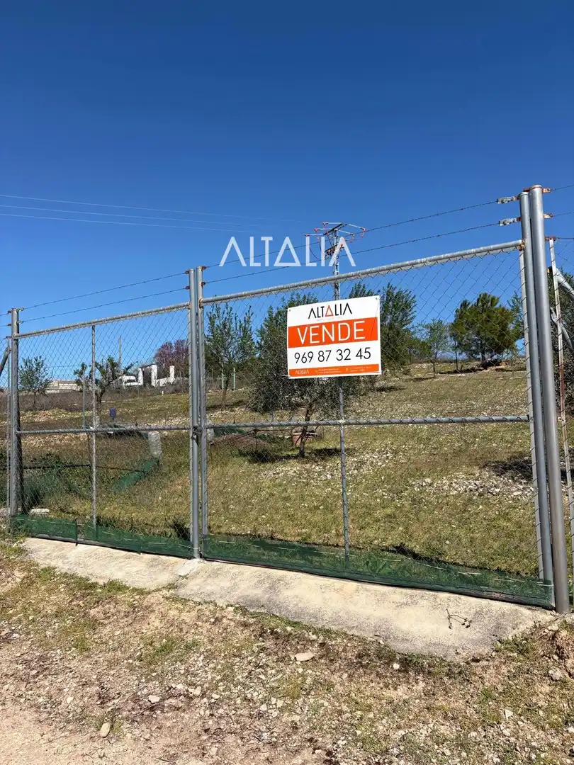 Terreno en venta en Pozorrubio de Santiago