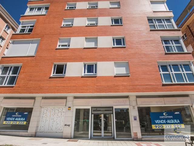 Local comercial en Alquiler en Calle Agustin Rodriguez Sahagun, 5 en Universidad