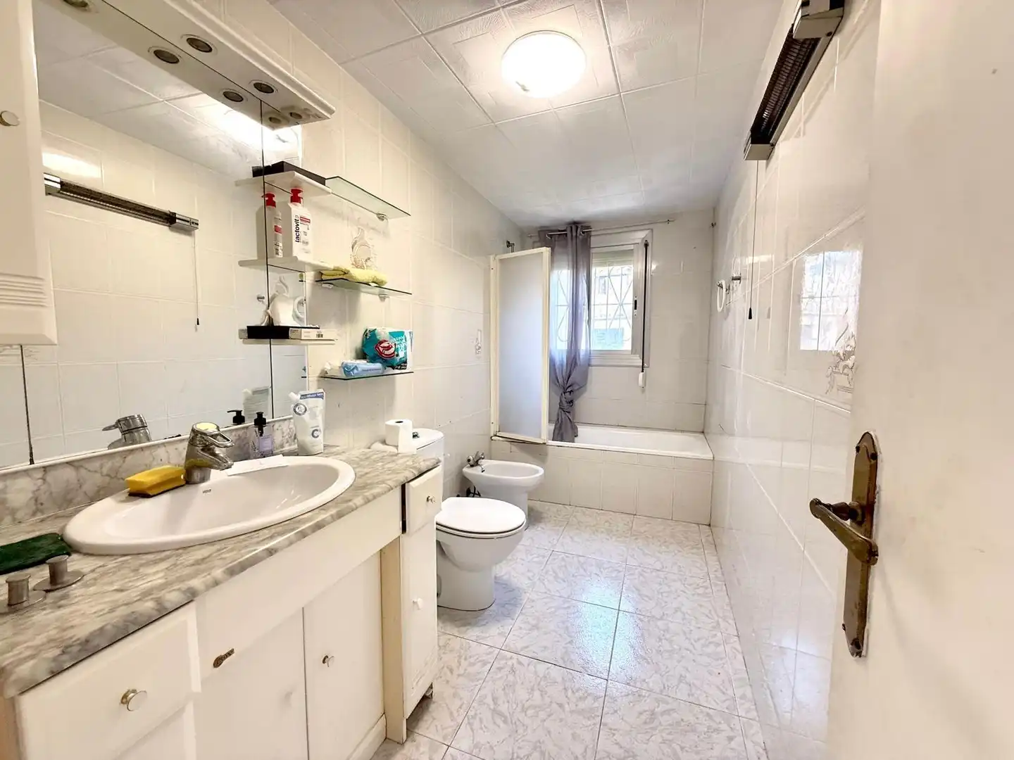 Bathroom of Houses for sale in Cubelles  with Private garden, Terrace and Storage room