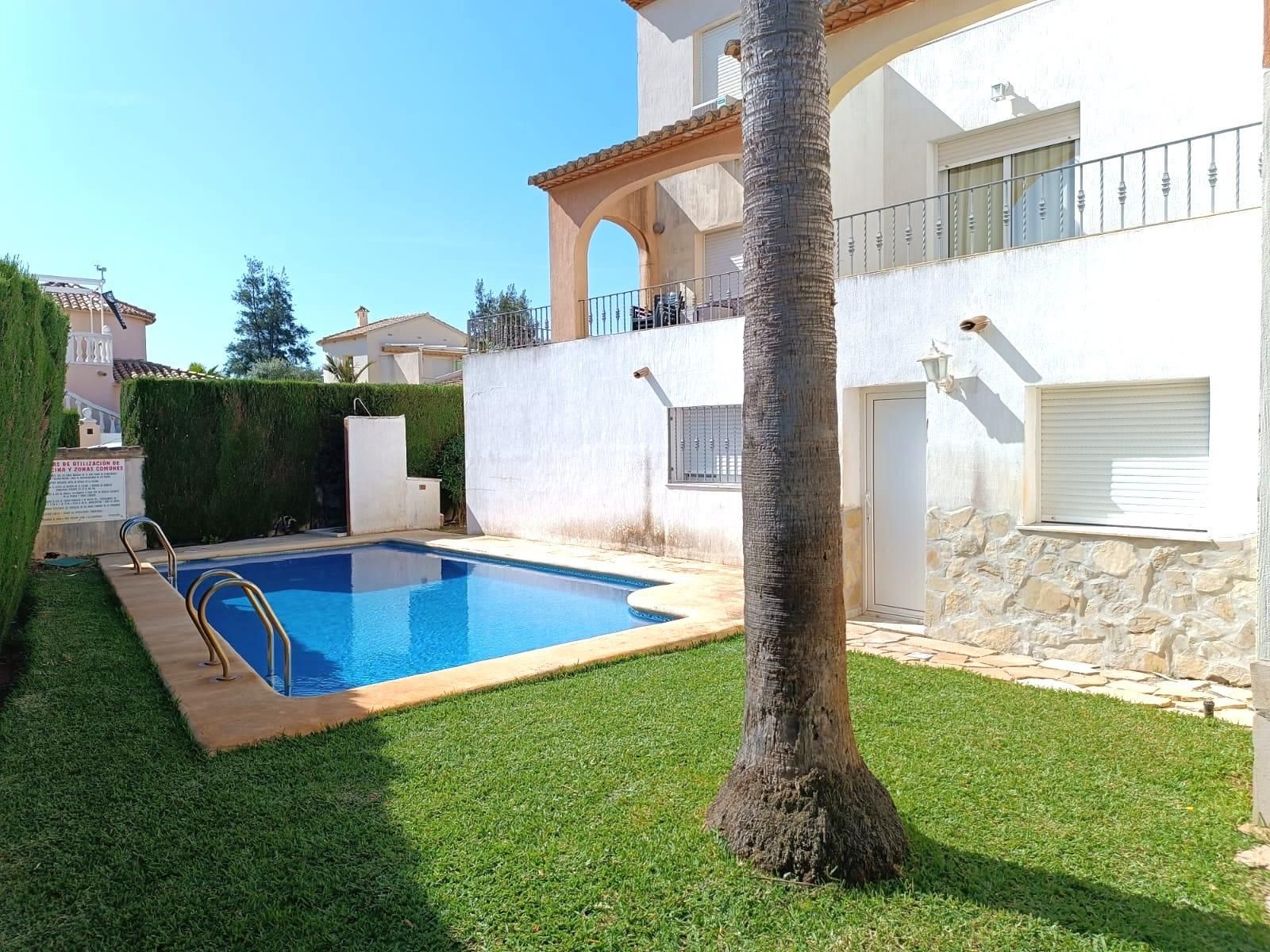 Casa adosada en venta en Oliva Nova