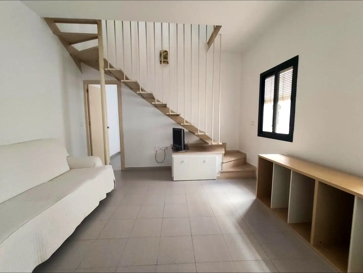 Living room of Flat for rent in Sevilla  with Terrace and Furnished