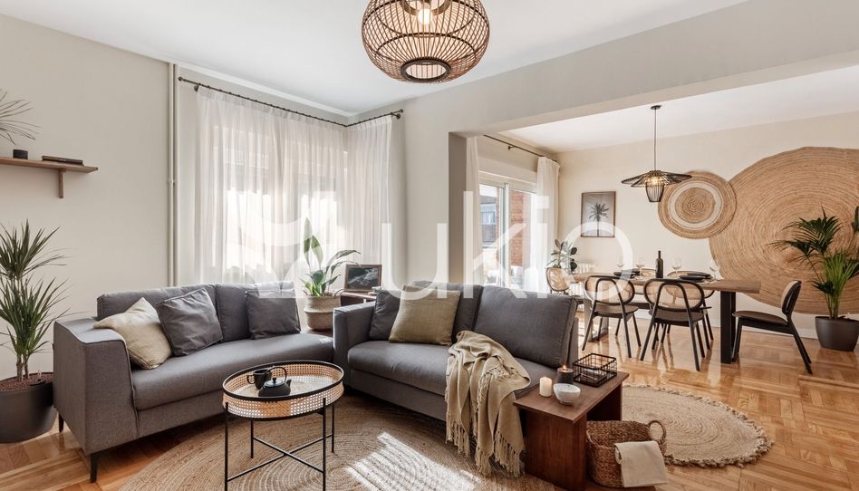 Apartamento de alquiler en Calle de Rafael Calvo, Almagro - Imagen 3