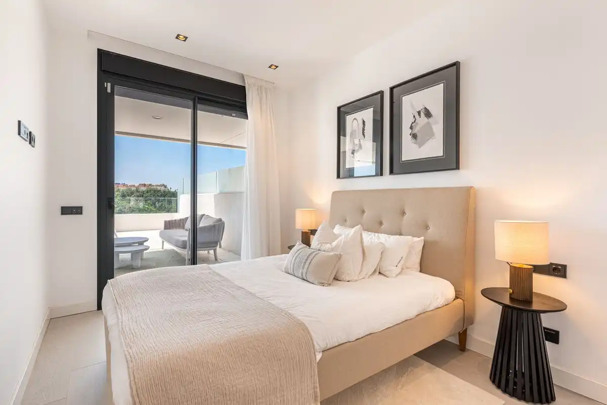 Dormitori de Pis en venda en Marbella amb Aire condicionat, Terrassa i Alarma