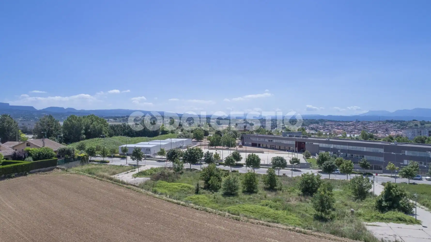 Wohnbaugrundstück zum Verkauf in Torelló, imagen 2