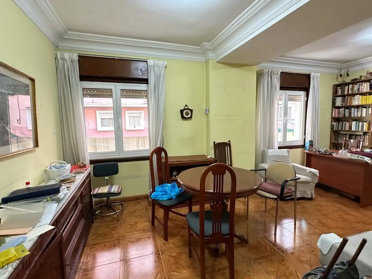 Menjador de Pis en venda en Vigo  amb Calefacció i Parquet
