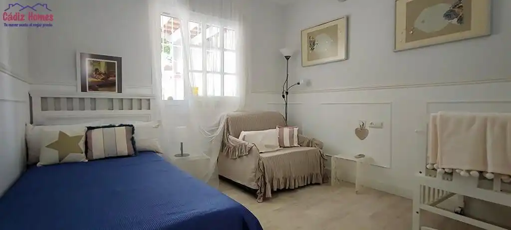 Bedroom of Houses for sale in Chiclana de la Frontera  with Air Conditioner, Heating and Private garden