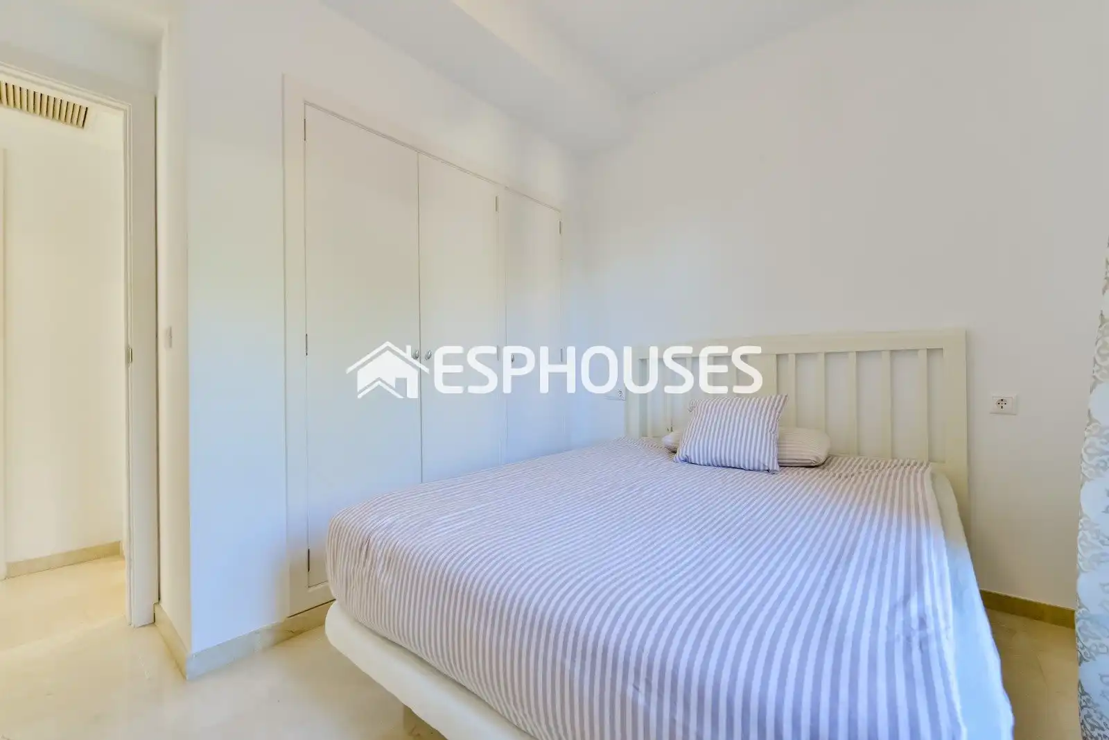 Bedroom of Houses for sale in Oliva  with Air Conditioner, Heating and Terrace