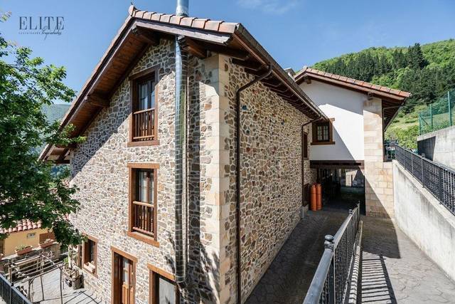 Casa-chalet en Venta en Barrio ARRIBA en Vega de Liébana