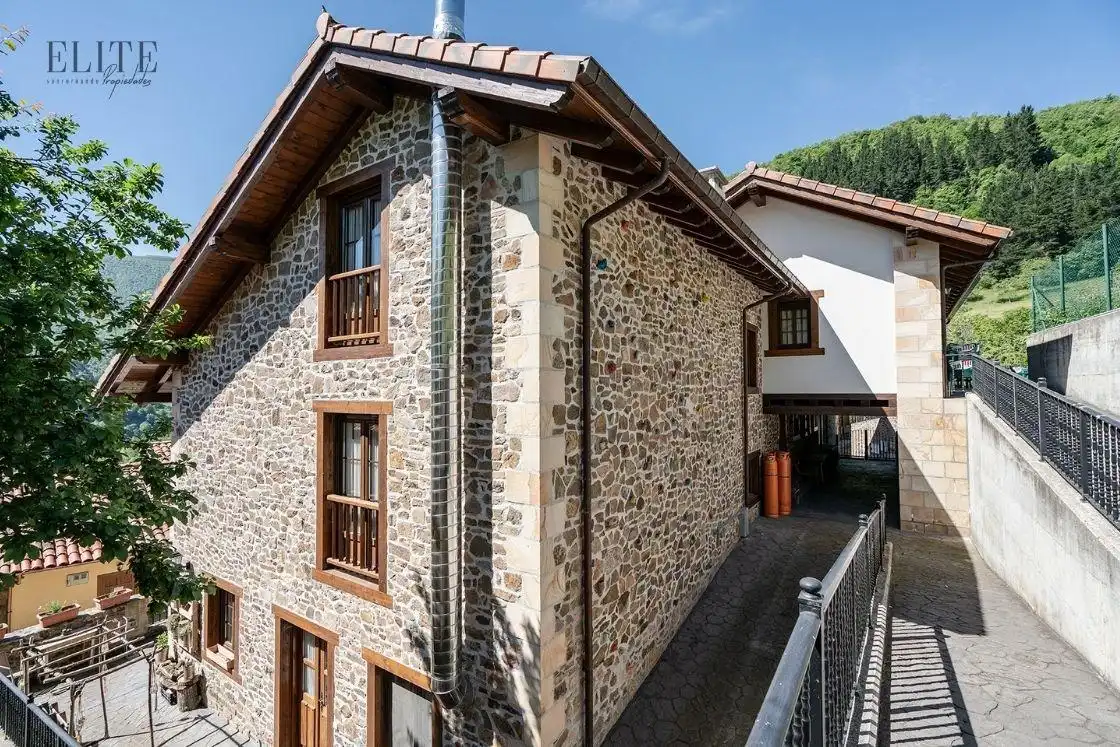 Vista exterior de Casa o chalet en venta en Vega de Liébana con Calefacción, Jardín privado y Terraza