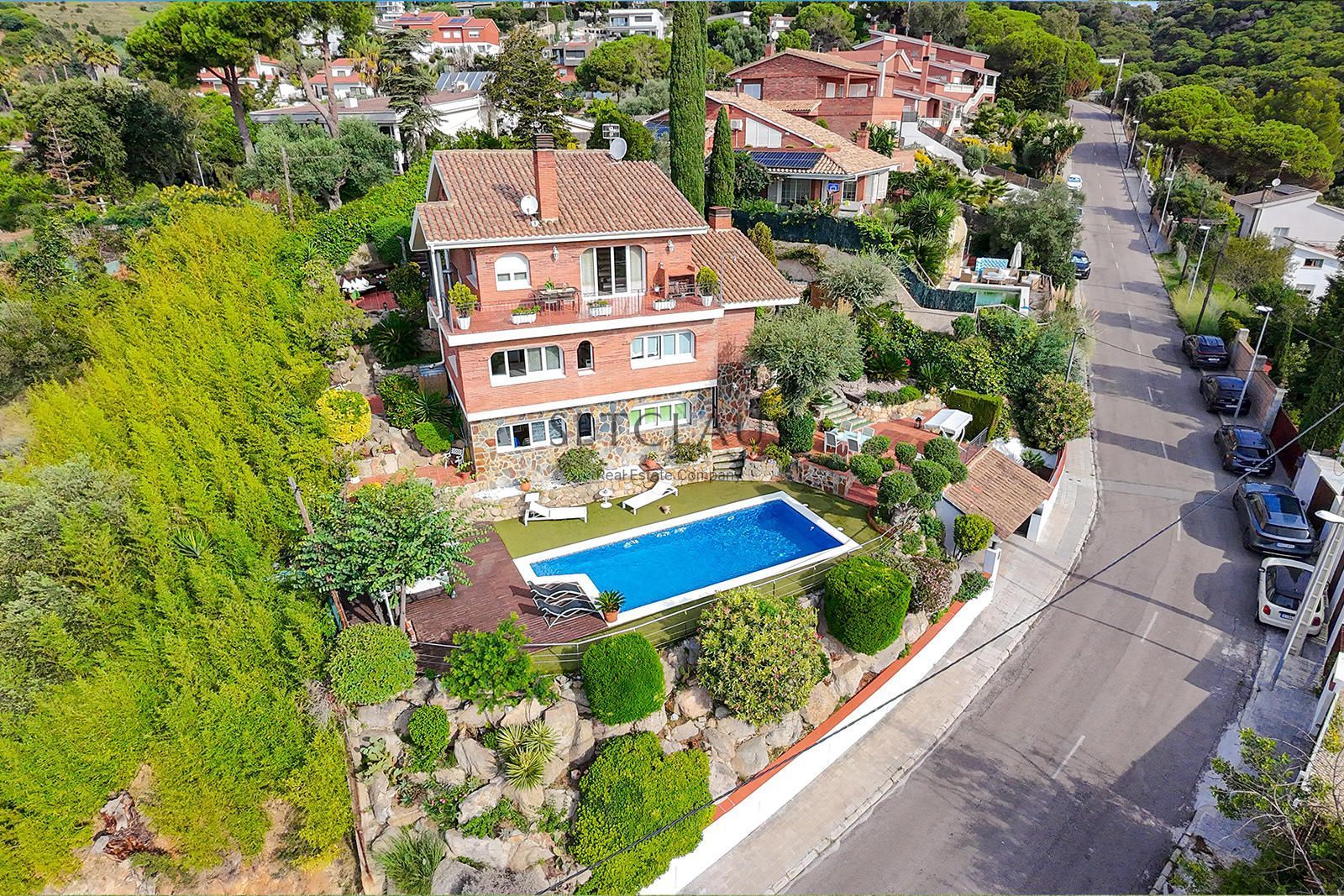 Vista exterior de Casa o chalet en venta en Alella con Calefacción, Jardín privado y Terraza