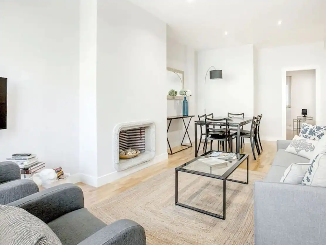 Wohnzimmer von Wohnungen zur Miete in Marbella mit Klimaanlage, Parkett und Möbliert