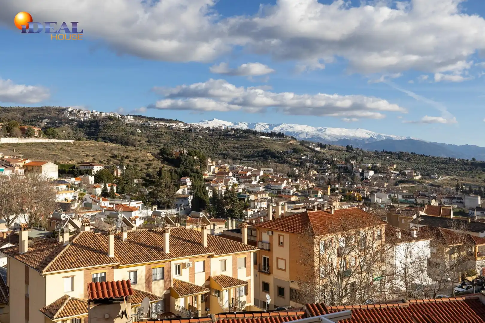 Casa amb terrassa en venda a Alfacar