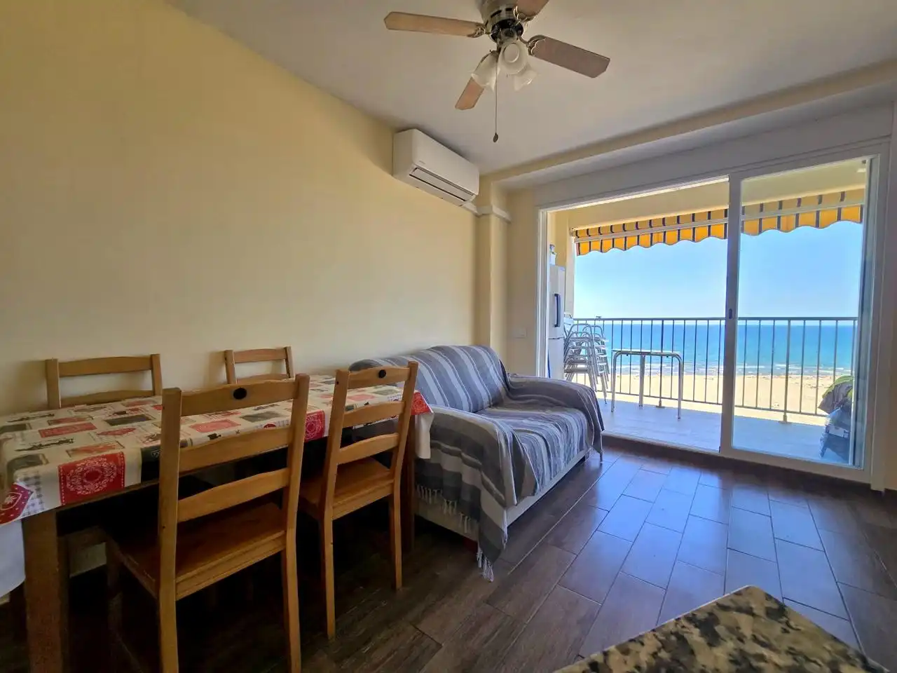 Dormitori de Apartament en venda en Gandia amb Aire condicionat, Terrassa i Moblat