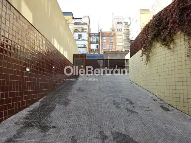 Außenansicht von Garage zur Miete in Barcelona