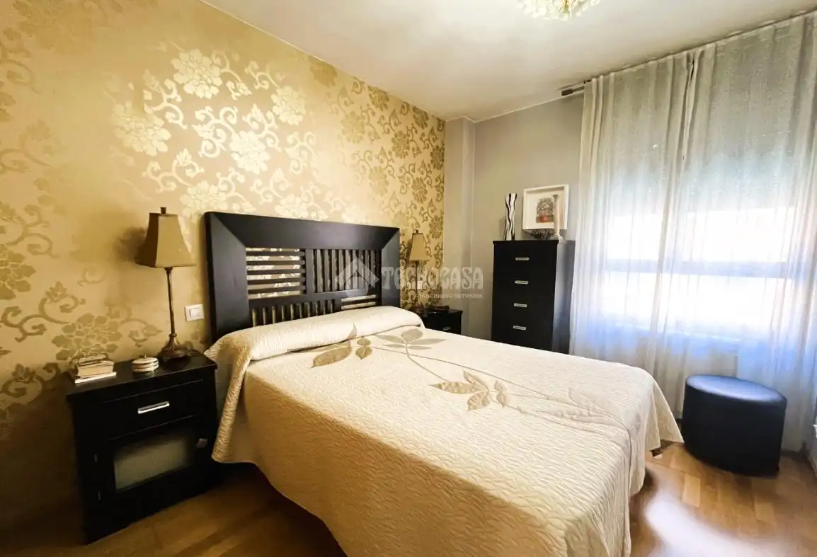 Schlafzimmer von Wohnung zum Verkauf in Zaragoza mit Klimaanlage, Heizung und Terrasse