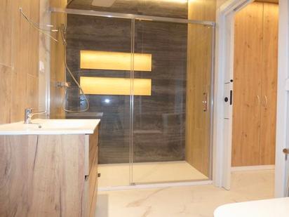 Bathroom of Flat to rent in Alcorcón  with Air Conditioner