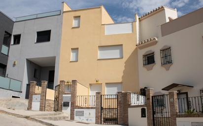 Vista exterior de Casa adosada en venda en Vélez-Málaga