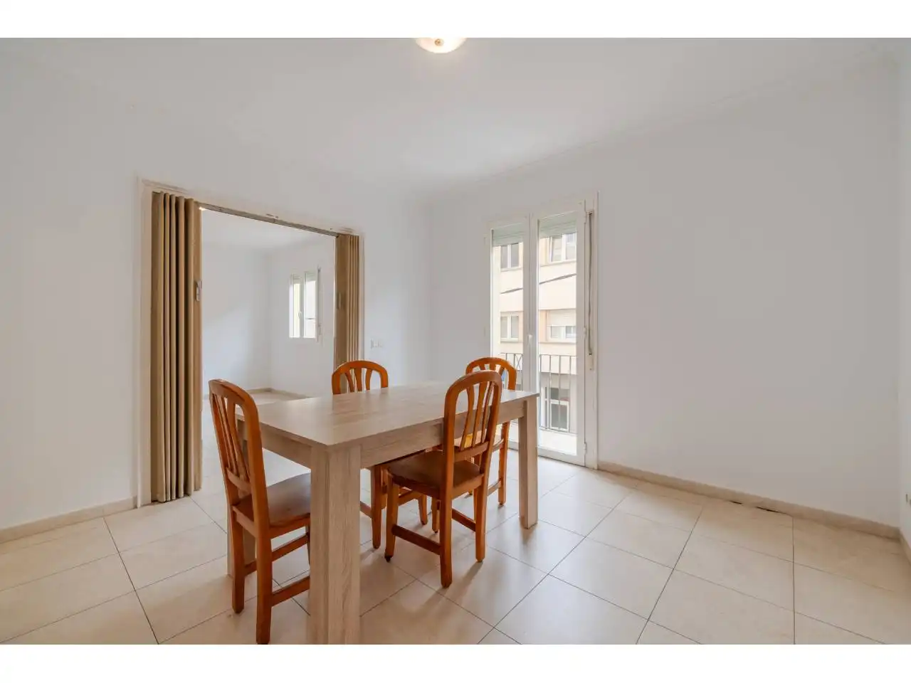 Comedor de Piso en venta en Girona con Balcón