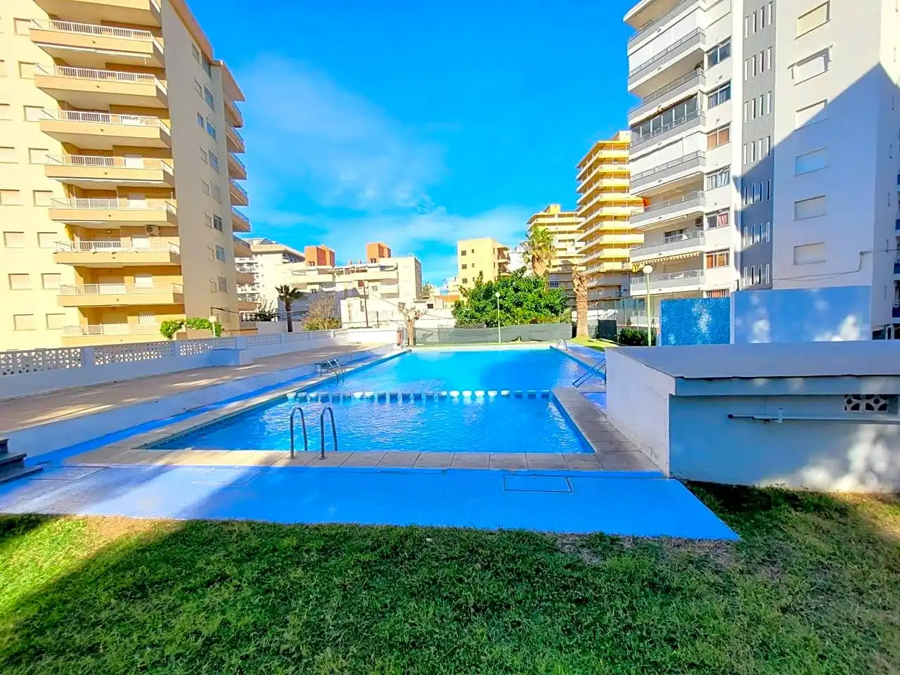 Piscina de Apartamento de alquiler en Miramar, Valencia