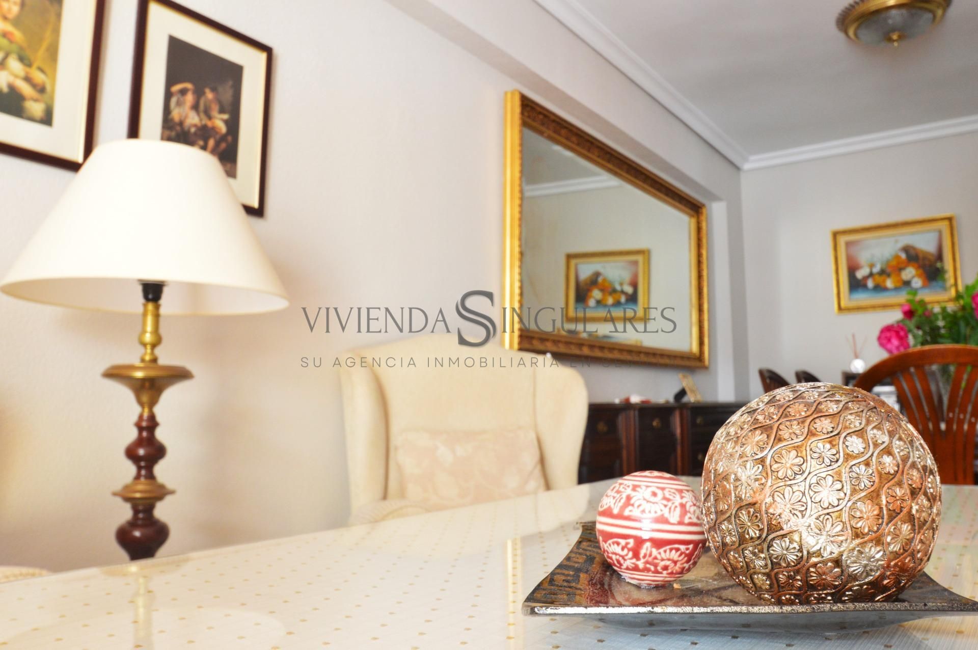 Living room of Flat for sale in  Sevilla Capital  with Private garden and Terrace