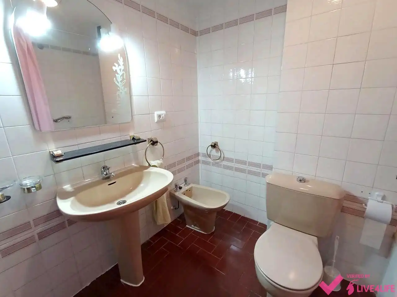 Baño de Piso de alquiler en Valencia con Aire acondicionado, Terraza y Amueblado