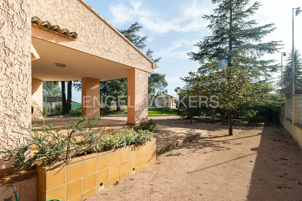 Vista exterior de Casa o xalet en venda en Ontinyent amb Calefacció, Jardí privat i Terrassa