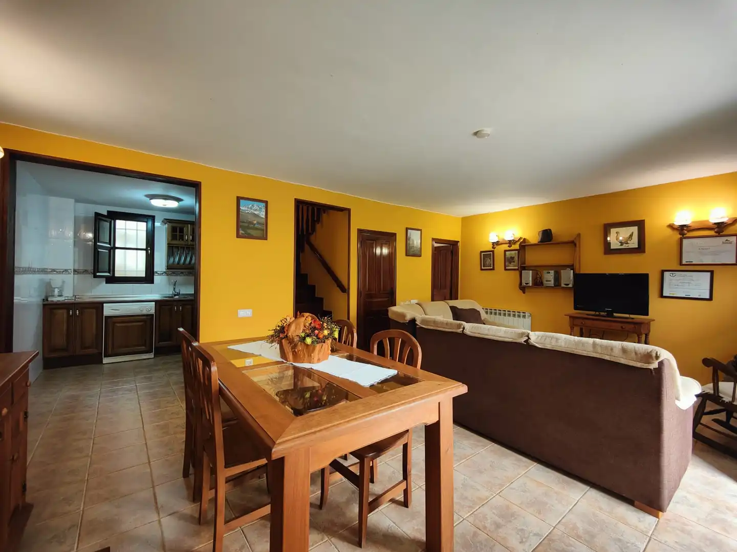 Sala de estar de Casa o chalet en venta en Quirós con Jardín privado, Amueblado y Balcón