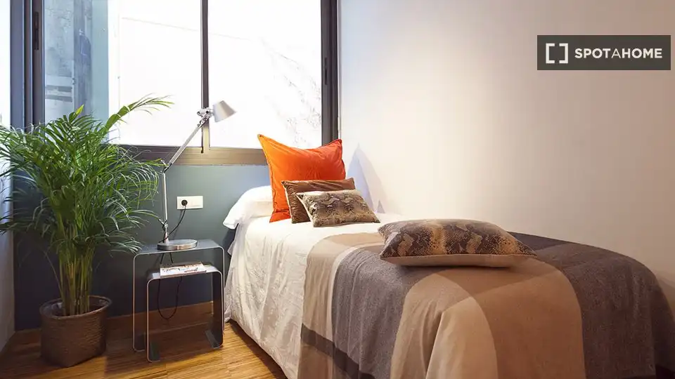 Habitación de Apartamento para compartir en Barcelona con Aire acondicionado, Calefacción y Terraza